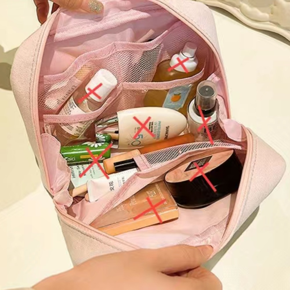 Hello Kitty Makeup/Storage Bag - Picture 3 of 5